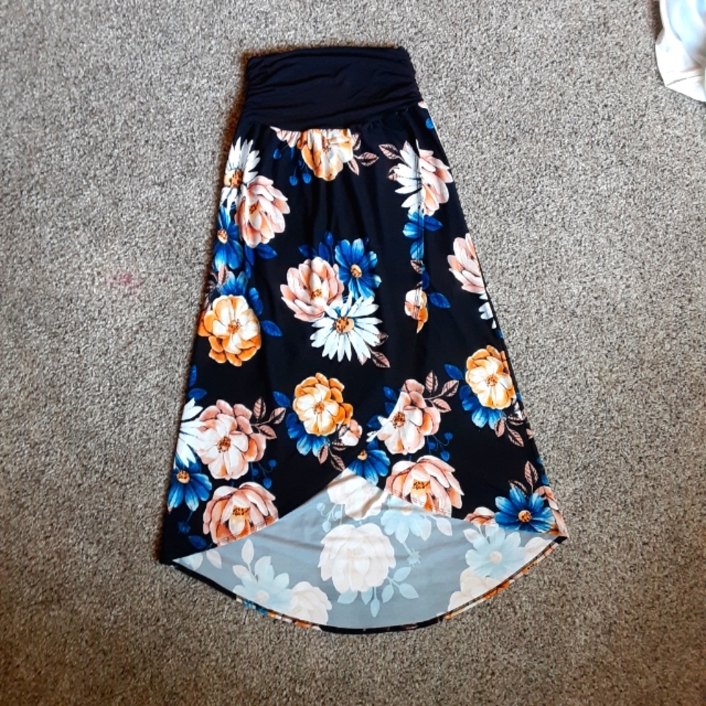 Black Floral Maxi-Skirt